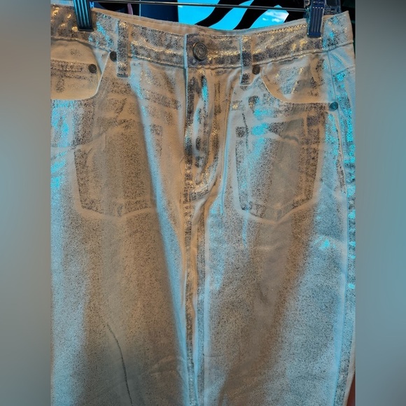 Boohoo WHITE WITH METALLIC COATED SPLIT FRONT DENIM MAXI SKIRT - Picture 8 of 16